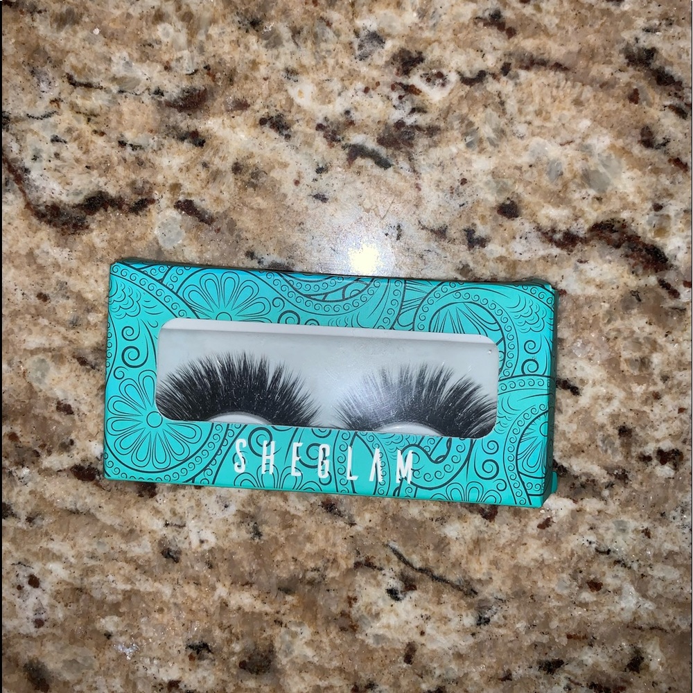 Fake eyelashes